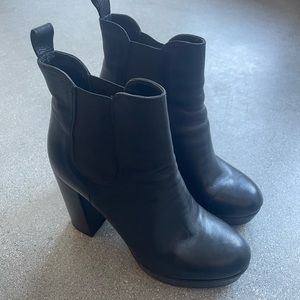 Carmen’s Leather Heeled Chelsea Boot